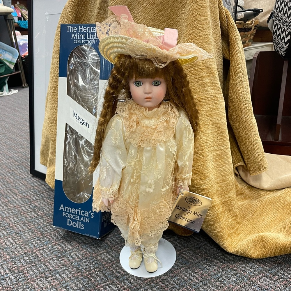 The Heritage Mint collection vintage  porcelain doll